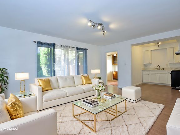 VIRTUALLY STAGED LIVING ROOM