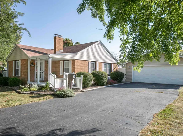 665 S Main St, Farmington, IL 61531