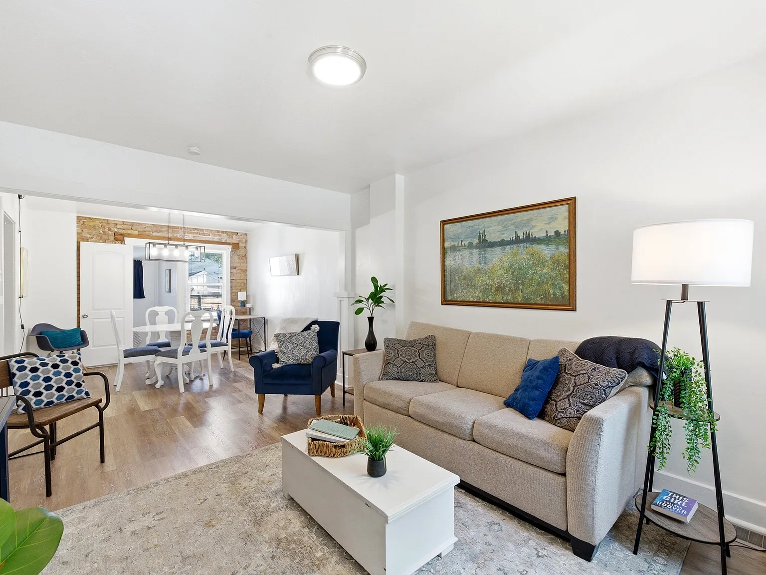 2 bed, 815 sqft, $2,400 — Photo 3