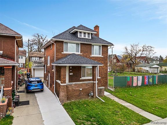 5th image of 3297 Taylor St