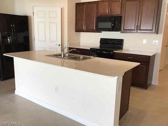 3rd image of 209 SW 20th Pl