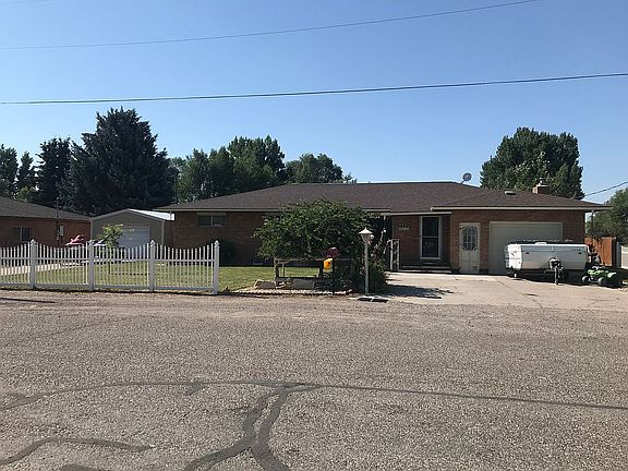2nd image of 220 Highland Dr