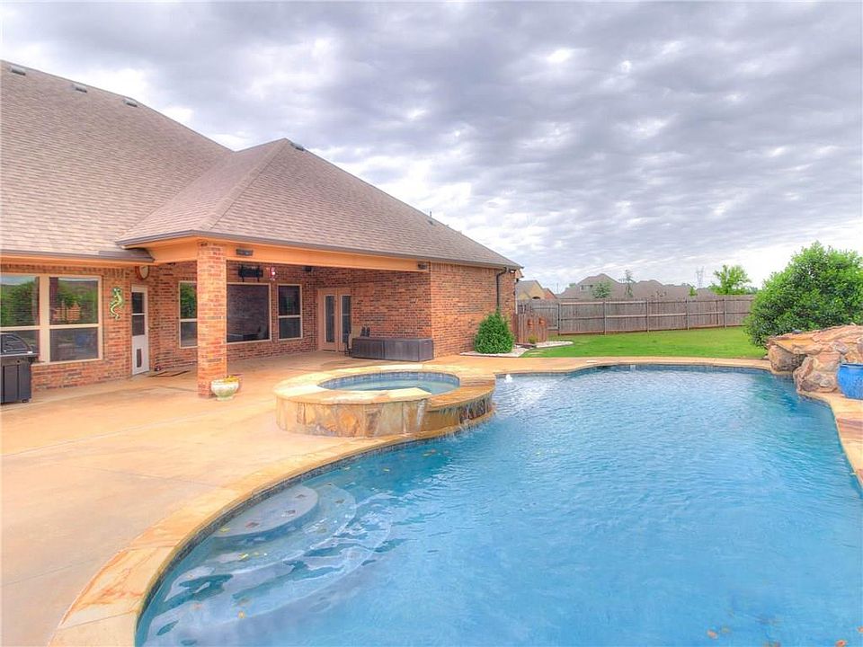 1st image of 15417 Colonia Bella Dr