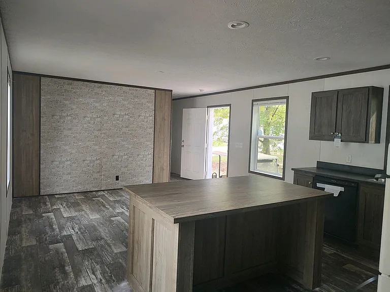Avon Lakes Estates — Photo 31