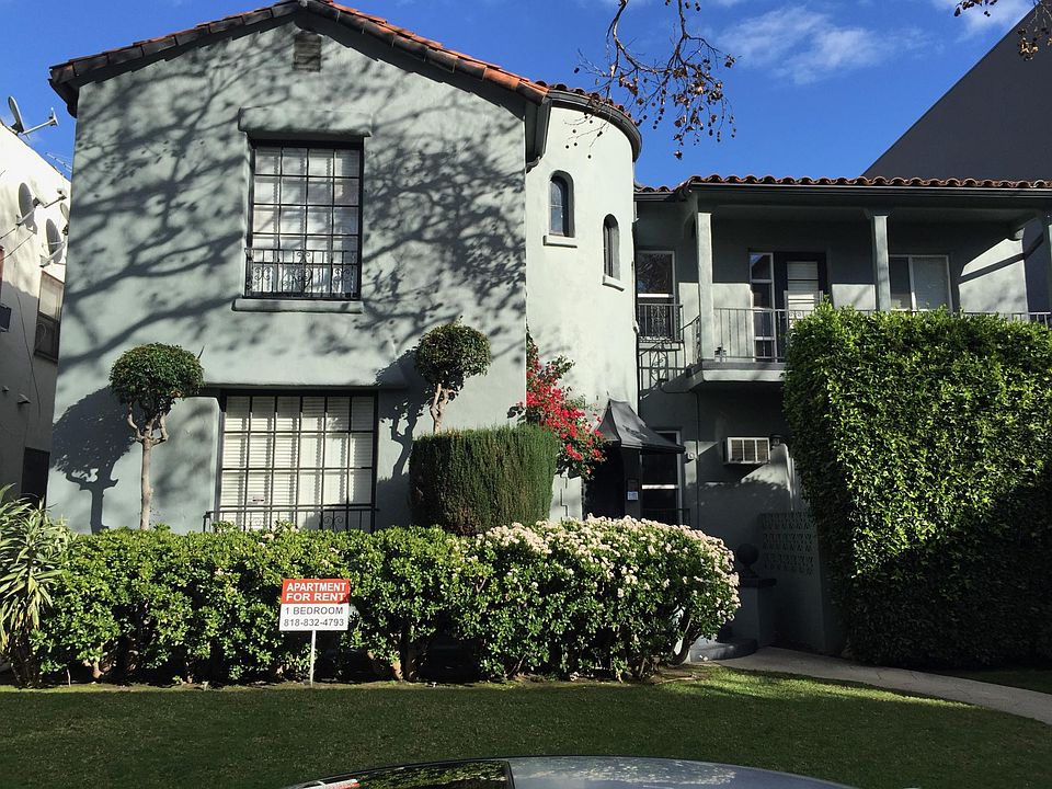 114 N. Almont Drive, viewed from the street facing East.