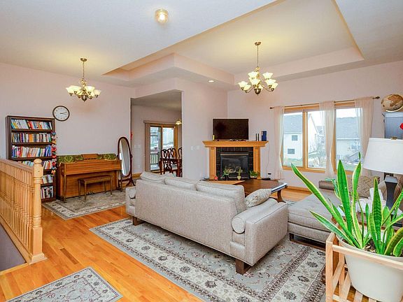 4th image of 6815 Mark Twain Ct