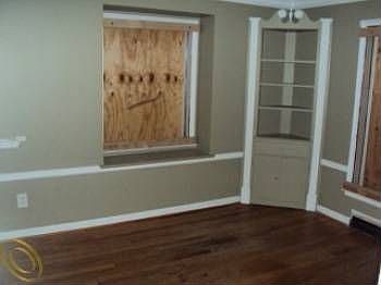 2nd image of 17594 Rutherford St