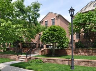 25 Norwood Ave APT 4, Summit, NJ 07901