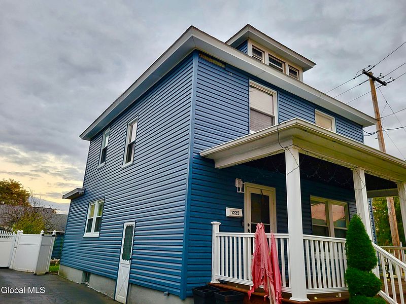 3rd image of 1225 Helderberg Avenue
