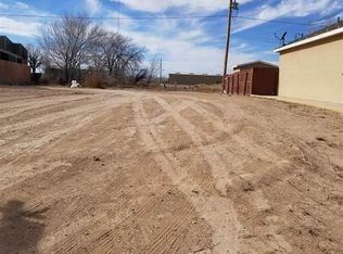 1918 Clover Ln, Roswell, NM 88203