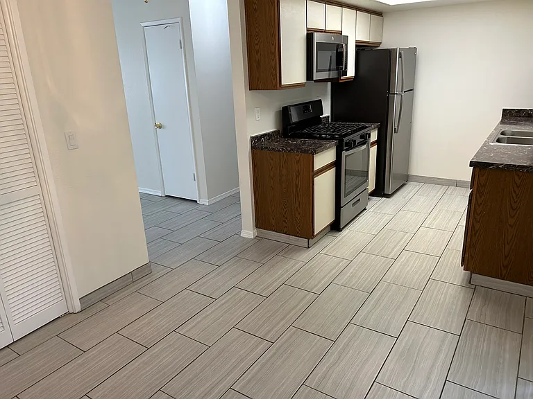 724 N Florence St #D — Photo 18
