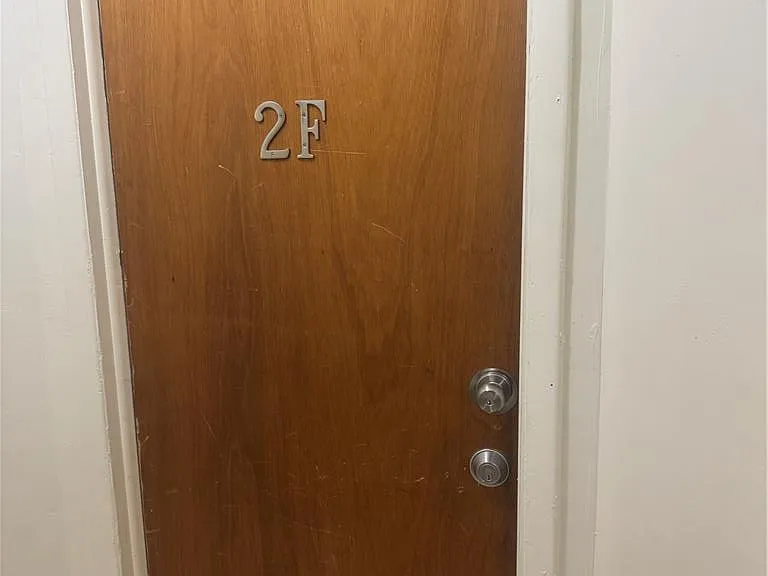 717 Center St #2F — Photo 2