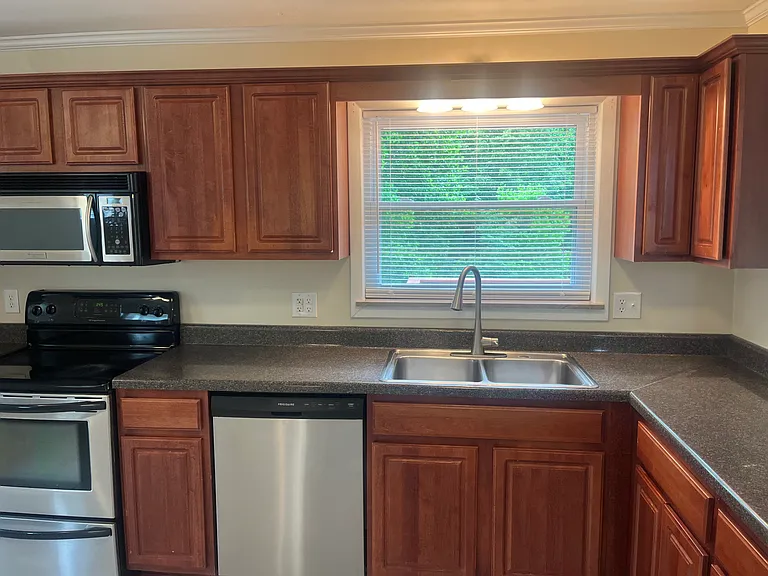 1714 Brentwood Dr — Photo 11