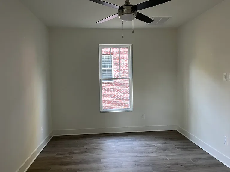 3349 Lakeside Pl — Photo 3