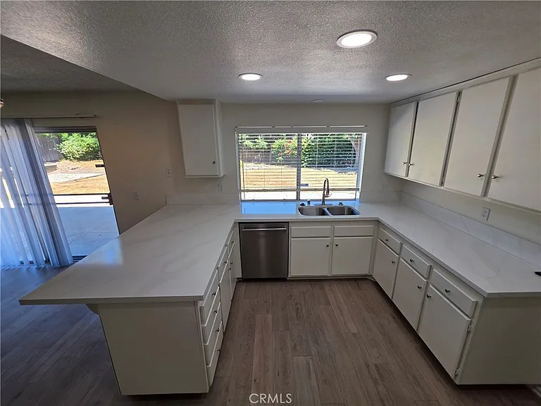 1528 Coolcrest Ave — Photo 21