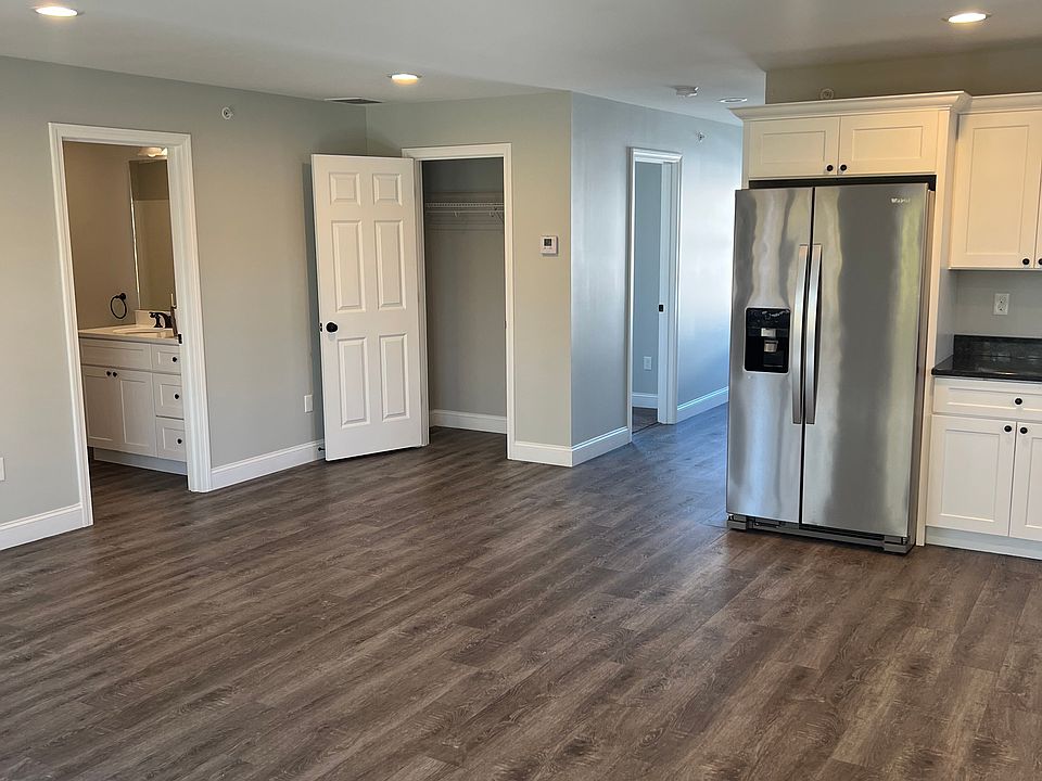 1st image of 64 Cleveland St #3