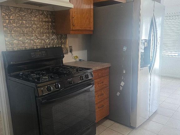 5th image of 443 N Dallas Ave