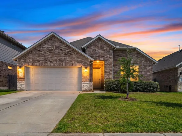 1388 Grays Gully Dr, Montgomery, TX 77316