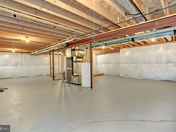 5th image of 174 Paradise View Dr