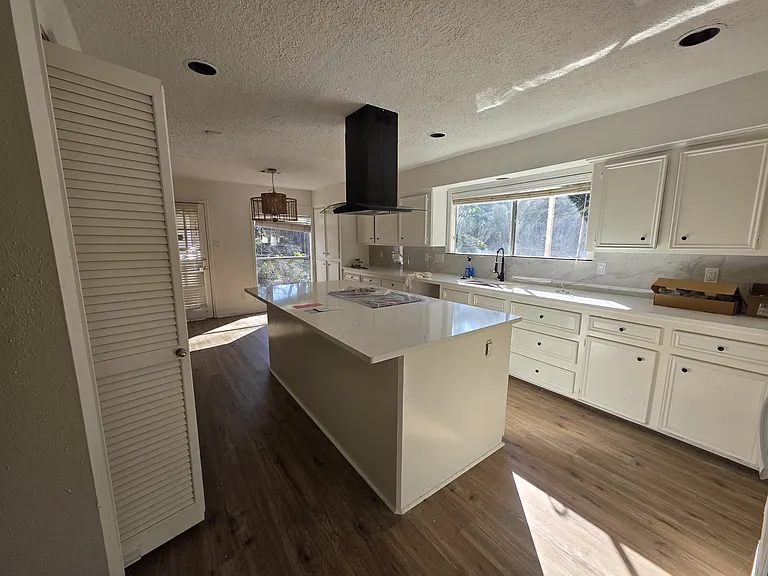 1803 Keatley Dr — Photo 6