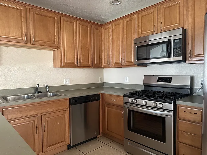 815 W Plymouth St — Photo 11