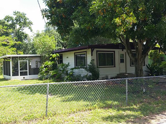 3rd image of 1003 28th Avenue Dr E