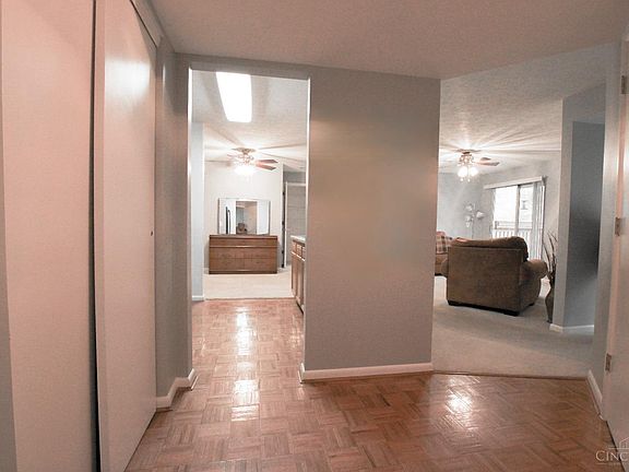 5th image of 537 Aspen Glen Dr APT 406