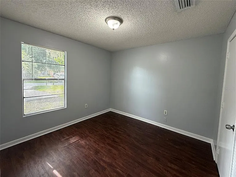 1089 Old South Dr — Photo 7