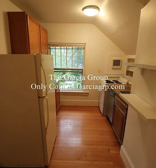 1834 NE 38th Ave #B — Photo 2