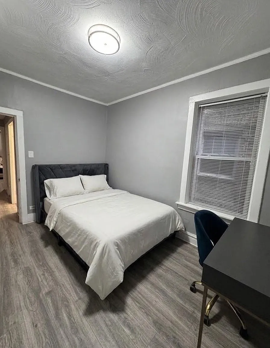2 bed, 1.0 bath, 1200 sqft, $962 — Photo 1