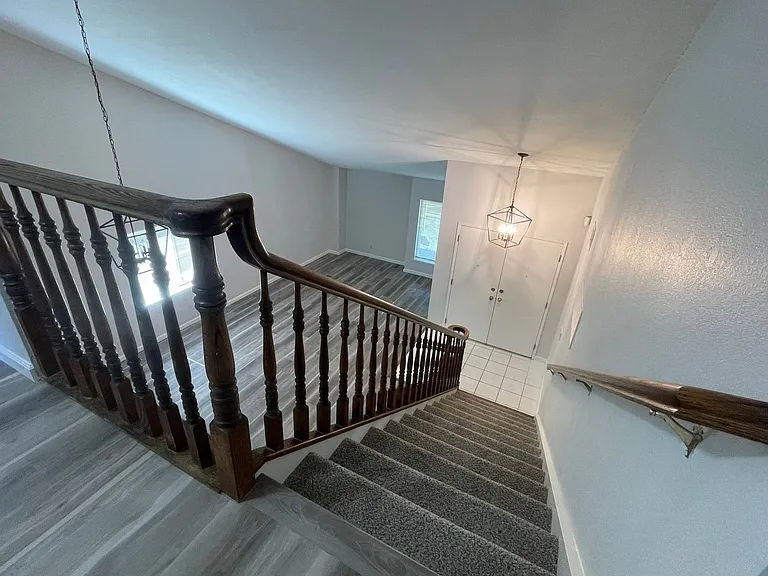 2700 Bluebell Cir — Photo 17