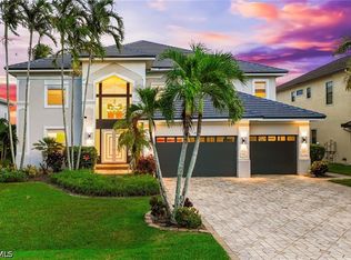 2418 SE 28th St, Cape Coral, FL 33904