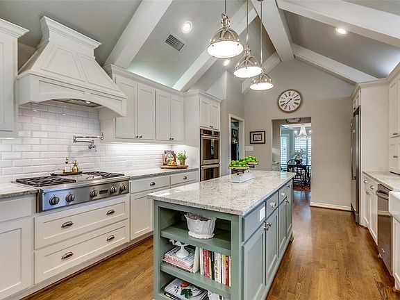 3rd image of 7615 Lairds Ln