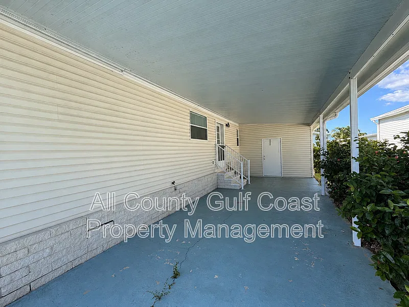2 bed, 2.0 bath, 1100 sqft, $1,595 — Photo 2