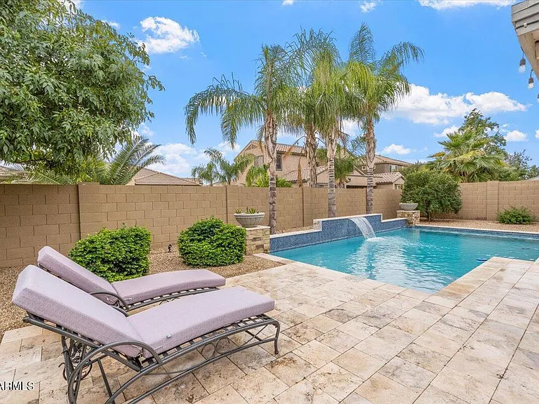 15257 W Hearn Rd — Photo 26