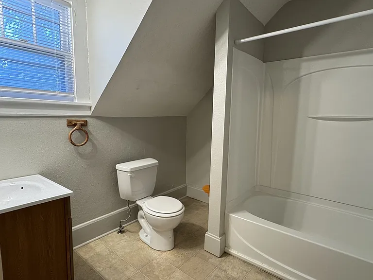 820 7th St S #4 — Photo 7