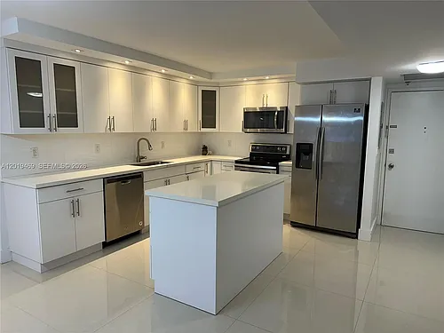 6039 Collins Ave #1221 Photo 1