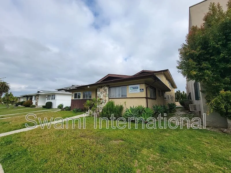 2 bed, 2.0 bath, 885 sqft, $2,495 — Photo 2