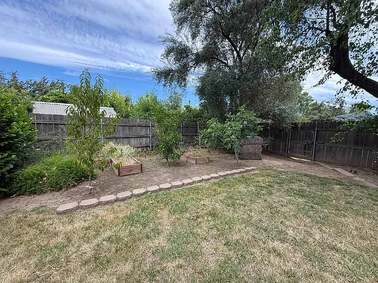 153 Waterglen Cir — Photo 29