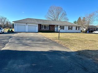 9 Hadley Pl, Hadley, MA 01035