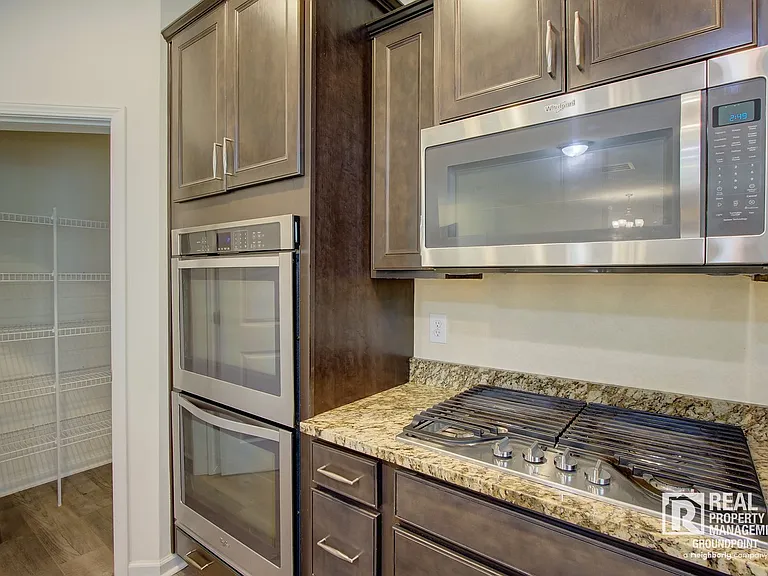 104 Elliot Creek Ln — Photo 4