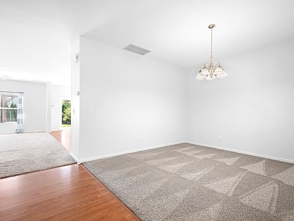4th image of 2059 Blue Iris Dr