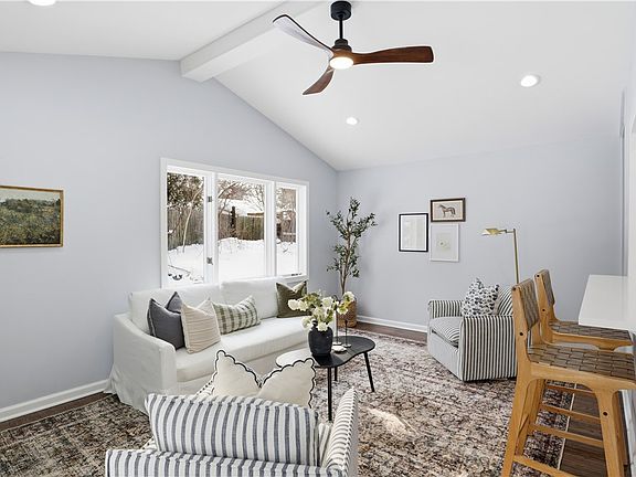 5th image of 39 Scotch Ln