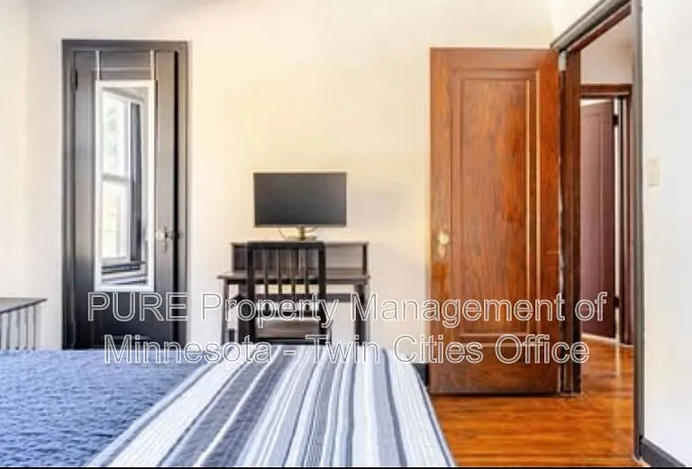 2104 Lowry Ave N #2 — Photo 4
