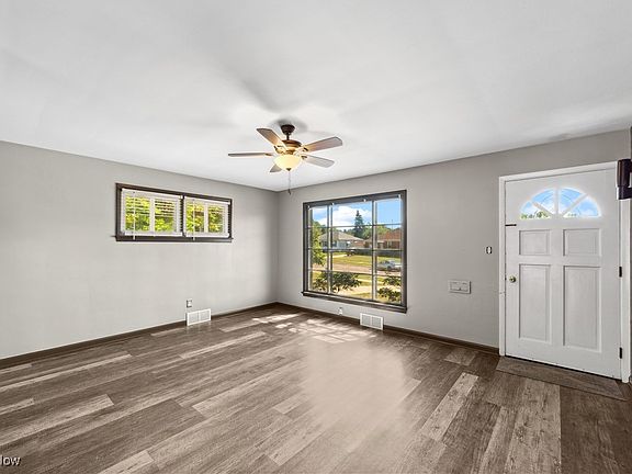 4th image of 13601 Royal Blvd