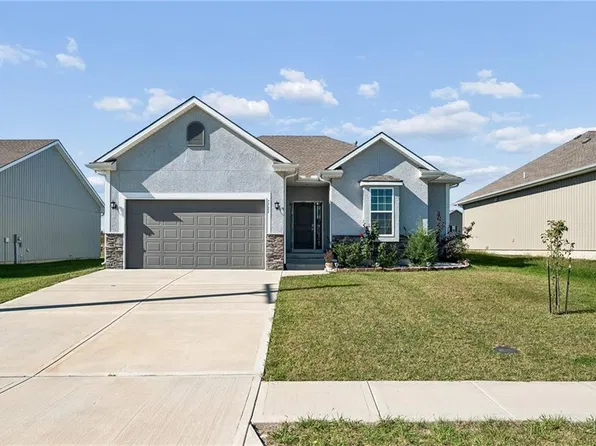 3725 NW Old Stagecoach Rd, Kansas City, MO 64154