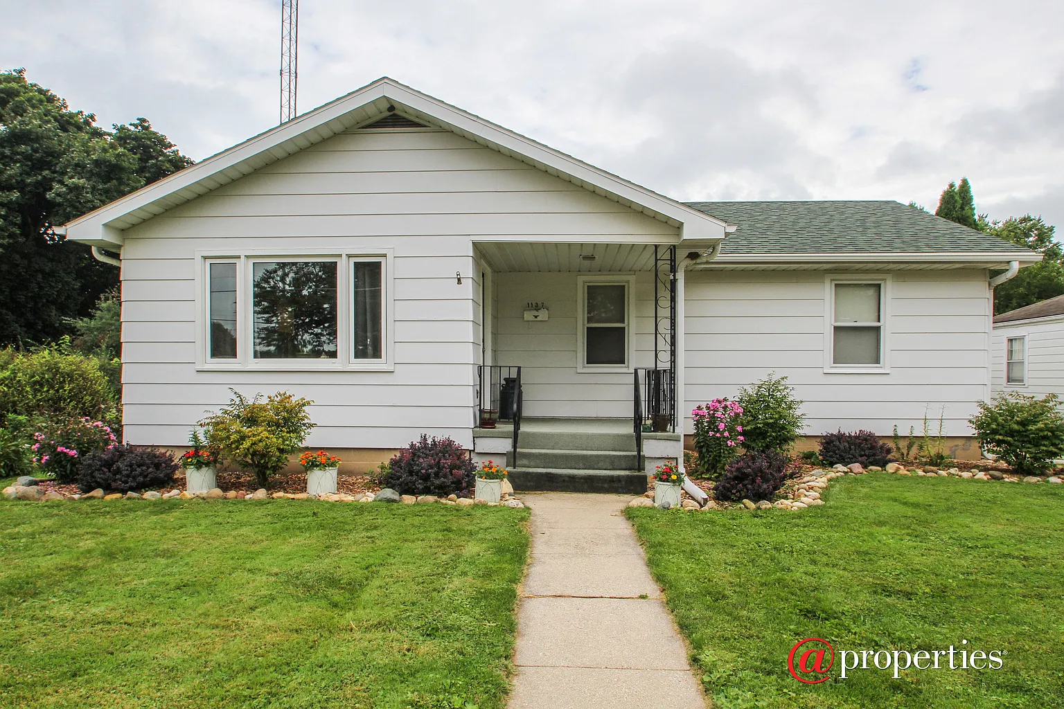 1137 Wheeler St photo 1