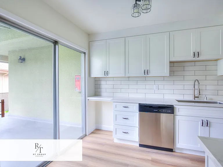 1032 S Golden West Ave #D — Photo 17