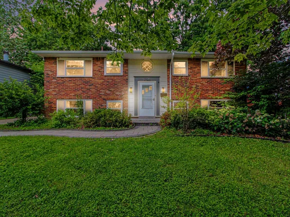 2728 Yost Blvd, Ann Arbor, MI 48104