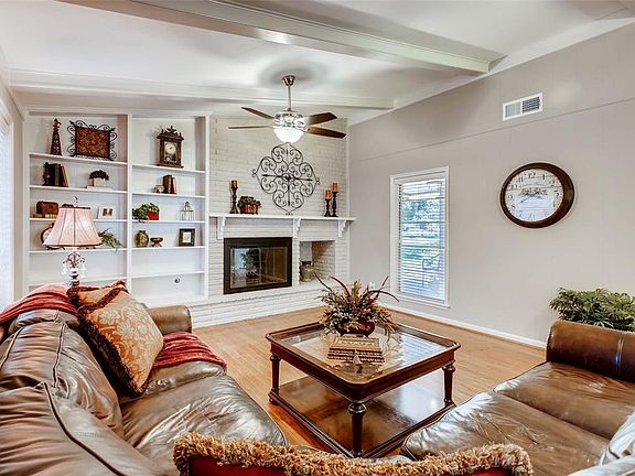 4th image of 10015 Briar Forest Dr